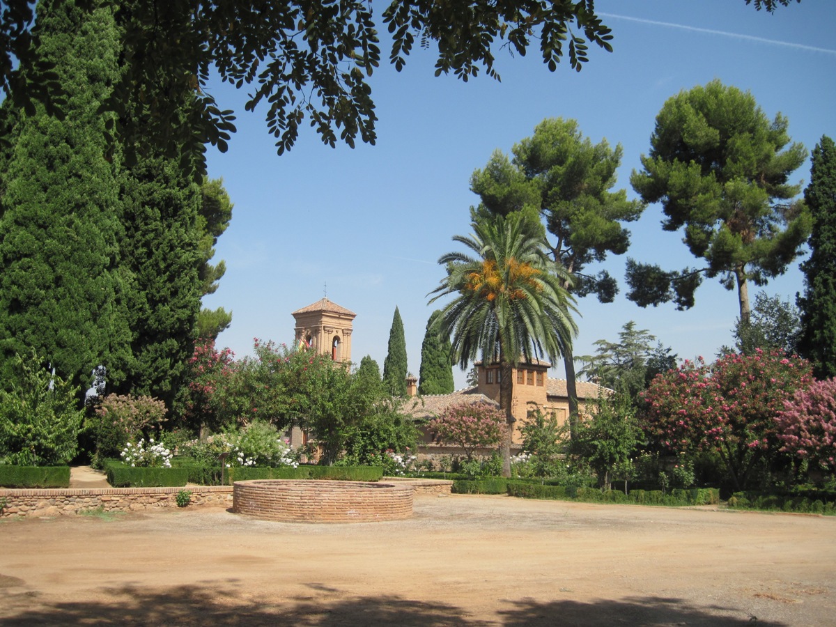 71- Alhambra- Ancora una veduta del giardino